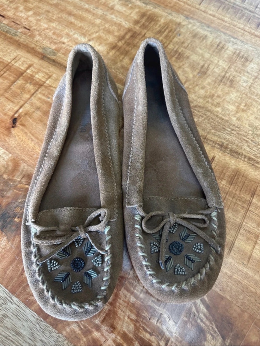Minnetonka Brown Suede Beaded Moccasin Flats
